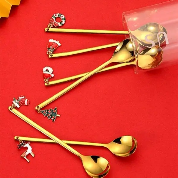 6-teiliges goldenes Weihnachtslöffel-Set – Kaffeelöffel mit Weihnachtsanhängern aus Edelstahl (13,5 cm)