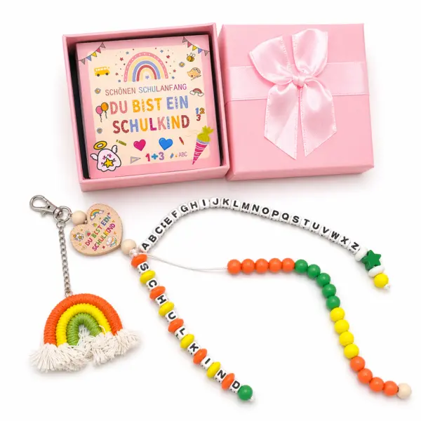 Einschulungsgeschenk Einschulungs-Anhänger mit Geschenkbox – bunter Schulkind Schlüsselanhänger mit ABC-Perlen, Herz-Anhänger & Regenbogen – Geschenk zur Einschulung