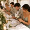 Elegantes Gastgeschenk-Set zur Hochzeit und anderen Fersten– „Schön, dass du da bist“ mit Bambus-Stift, Trockenblumen & Organzabeutel
