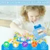 Spielerisch Deutsch & Englisch lernen – mit 510 Wörtern und 255 Lernkarten Mit den interaktiven Lernkarten Deutsch Englisch für Kinder wird das Erlernen neuer Wörter zu einem abwechslungsreichen Spielerlebnis. Das kompakte Kartenlesegerät erkennt die eingelegte Lernkarte und spricht das passende Wort hörbar aus. So können Kinder Bilder, Begriffe und Aussprache miteinander verbinden und ganz nebenbei ihren Wortschatz erweitern. Das Set enthält 255 doppelseitige Lernkarten mit insgesamt 510 Wörtern aus zahlreichen Bereichen des täglichen Lebens. Die farbenfrohen Illustrationen machen das Lernen anschaulich und helfen Kindern dabei, neue Begriffe leichter zuzuordnen. Deutsch, Englisch oder zweisprachig lernen Besonders praktisch ist die Auswahl verschiedener Sprachmodi. Je nach Einstellung können die Begriffe auf Deutsch, auf Englisch oder zweisprachig wiedergegeben werden. Dadurch eignet sich das Lernspielzeug sowohl zum Aufbau des deutschen Wortschatzes als auch für den spielerischen Einstieg in die englische Sprache. Kinder können beispielsweise Wörter aus Bereichen wie Tiere, Fahrzeuge, Lebensmittel, Familie, Zahlen, Farben, Formen, Berufe, Natur, Jahreszeiten, Orte und viele weitere Themen entdecken. Einfach Karte einstecken und zuhören Die Bedienung ist bewusst einfach gehalten: Eine Lernkarte wird oben in das Gerät gesteckt und das Kartenlesegerät gibt den dazugehörigen Begriff wieder. Über die integrierten Bedienelemente können Wörter erneut abgespielt und die Lautstärke in mehreren Stufen angepasst werden. Dadurch können Kinder selbstständig mit den Karten arbeiten und bestimmte Begriffe beliebig oft wiederholen. Bei ausgewählten Motiven können zusätzlich passende Geräusche, beispielsweise von Tieren oder Fahrzeugen, das Lernen noch lebendiger machen. Lernen mit Hören, Sehen und Wiederholen Die Verbindung aus Bild, geschriebenem Wort und gesprochener Aussprache spricht mehrere Sinne gleichzeitig an. Das kann Kinder dabei unterstützen, neue Begriffe spielerisch kennenzulernen und wiederzuerkennen. Das Lernkartenset eignet sich hervorragend für: spielerisches Deutsch- und Englischlernen Erweiterung des Wortschatzes Kennenlernen der englischen Aussprache Zuordnung von Bildern und Begriffen selbstständiges Lernen und Wiederholen gemeinsames Lernen mit Eltern oder Geschwistern Beschäftigung zu Hause und unterwegs 255 Karten – 510 verschiedene Wörter Durch die große Auswahl an Lernkarten bleibt das Spiel lange abwechslungsreich. Die unterschiedlichen Themen ermöglichen es, immer wieder neue Wörter zu entdecken. Statt nur einzelne Buchstaben oder wenige Begriffe zu lernen, bietet das Set einen umfangreichen Wortschatz für zahlreiche Alltagssituationen. Kompakt & ideal für unterwegs Das Kartenlesegerät ist mit ca. 11,5 × 9,5 cm angenehm kompakt. Die einzelnen Lernkarten messen etwa 9 × 6 cm und können einfach sortiert und transportiert werden. Damit eignet sich das Lernspielzeug nicht nur für zu Hause, sondern beispielsweise auch für Reisen, Besuche bei den Großeltern oder längere Fahrten. Wiederaufladbar per USB Das Gerät wird über ein USB-Kabel wiederaufgeladen. Ein häufiger Batteriewechsel ist dadurch nicht notwendig. Für die Verwendung der Lernkarten wird außerdem keine Internetverbindung benötigt. Produktdetails auf einen Blick Produktart: Interaktives Lernkarten-Set / Flashcards Sprachen: Deutsch & Englisch Anzahl Lernkarten: 255 Stück Wortschatz: 510 Wörter Sprachwiedergabe: Deutsch, Englisch bzw. zweisprachiges Lernen Funktionen: Sprachausgabe, Wiederholungsfunktion, regulierbare Lautstärke Stromversorgung: wiederaufladbar über USB Internet erforderlich: Nein Größe Kartenlesegerät: ca. 11,5 × 9,5 cm Kartengröße: ca. 9 × 6 cm Lieferumfang 1 × interaktives Kartenlesegerät 255 × Lernkarten mit insgesamt 510 Wörtern 1 × USB-Ladekabel 1 × Anleitung Eine tolle Kombination aus Spiel und Lernen: Die interaktiven Lernkarten machen erste englische Wörter greifbar und bieten gleichzeitig jede Menge Abwechslung für neugierige Kinder.