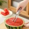 Melonenschneider, Wassermelonenschneider, Melonen Schneider, Wassermelone schneiden, Obstschneider, Melonenschneider 3 in 1, Küchenhelfer Sommer, Melonen Portionierer, Obst Servierzange, Melonenmesser, Wassermelonen Tool, Grillparty Zubehör, Picknick Zubehör, Sommer Küchenhelfer.