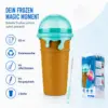 Slushy Becher 500 ml im Eiswaffel-Design – Frozen Squeeze Cup mit Löffel-Strohhalm für Slush-Eis, Saft & Cola