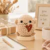 positive Kartoffeln mit Herz Geschenk Schüler Positive Kartoffel mit Herz – süßes Mini-Geschenk ca. 7,5 cm | Häkel-Figur mit Holzsockel | Mutmacher Geschenk für Kinder, Freunde, Familie