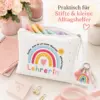 schluesselanhaenger-erzieherin-regenbogen-geschenk.jpg Geschenk für Lehrerin & Erzieherin – Mäppchen 22 x 18 cm mit Regenbogen & Schlüsselanhänger – Dankeschön Geschenk Abschied Schule Kita