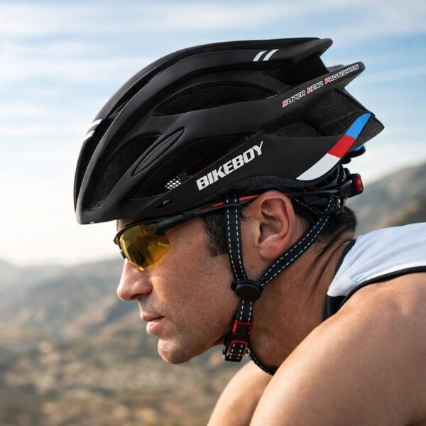 4b28b1a3c56f32fe0d47e58c43515500-1.jpg Fahrradhelm Erwachsene, verstellbar, mit Belüftung, aerodynamisches Design, sportlicher Fahrrad Schutzhelm für Rennrad, MTB & City – Schwarz