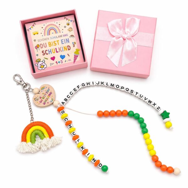 d915e8c7bb3b569e9be9e9b4481a1f34.jpg Einschulungs-Anhänger mit Geschenkbox – bunter